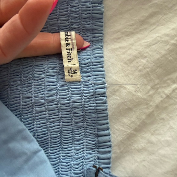 Abercrombie & Fitch Light Blue Smocked Top - Picture 4 of 5